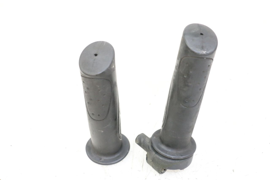 photo de MANETKA GAZU SYM ORBIT 2 4T 50 (2008 - 2017) - Inny kąt widzenia