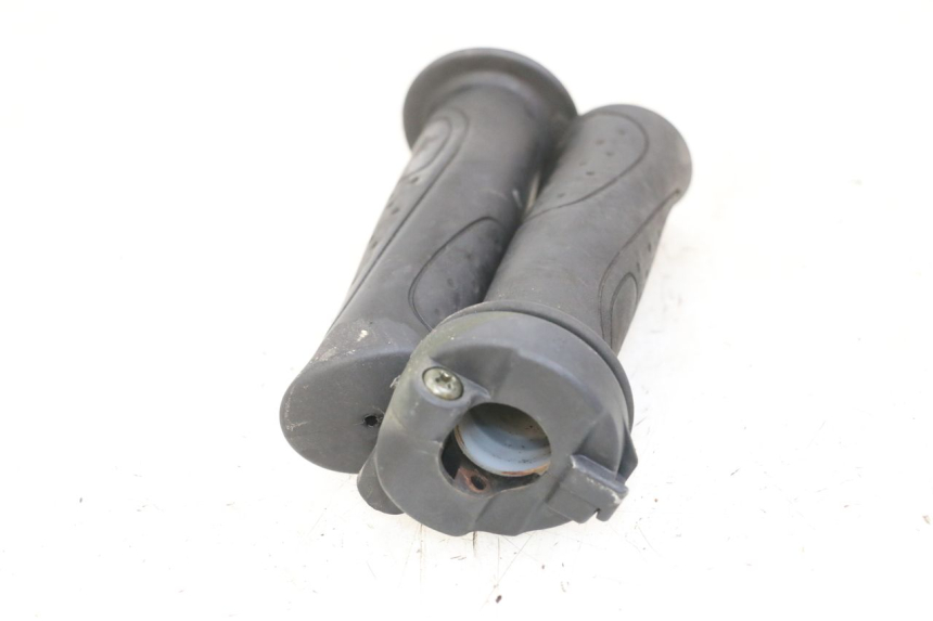 photo de MANETKA GAZU SYM ORBIT 2 4T 50 (2008 - 2017) - Zbliżenie techniczne