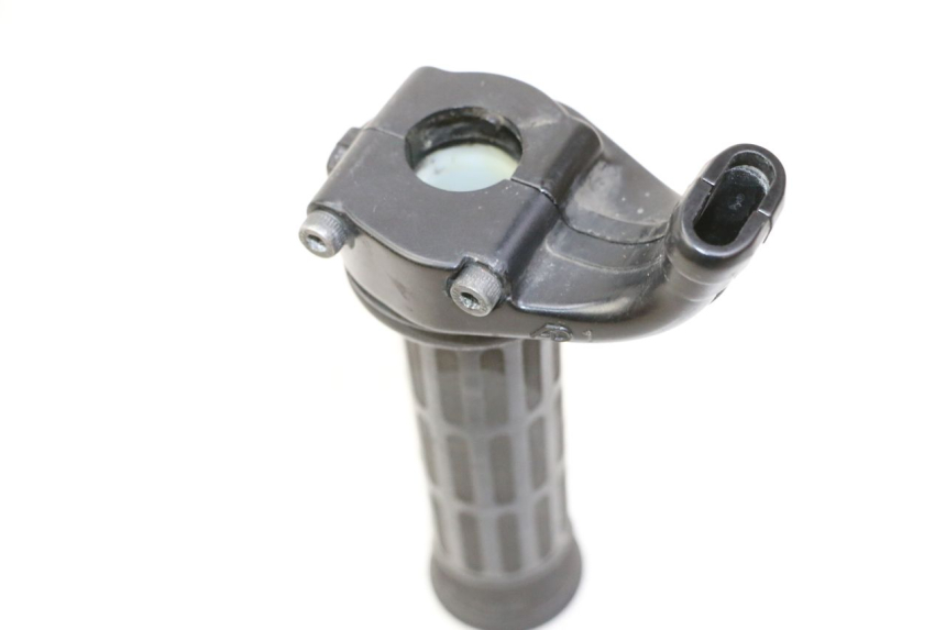 photo de MANETKA GAZU YAMAHA TDM ABS 900 (2002 - 2014) - Zoom stanu zużycia