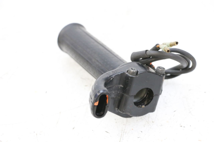 photo de MANETKA GAZU YAMAHA TDM ABS 900 (2002 - 2014) - Widok ogólny