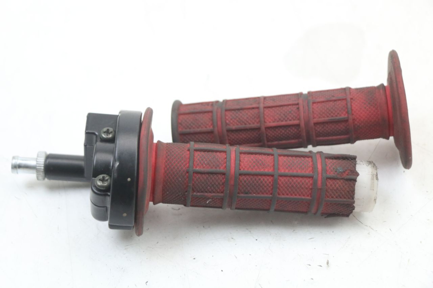 photo de MANETKA GAZU NITRO MOTORS THUNDER 125 - Zoom stanu zużycia