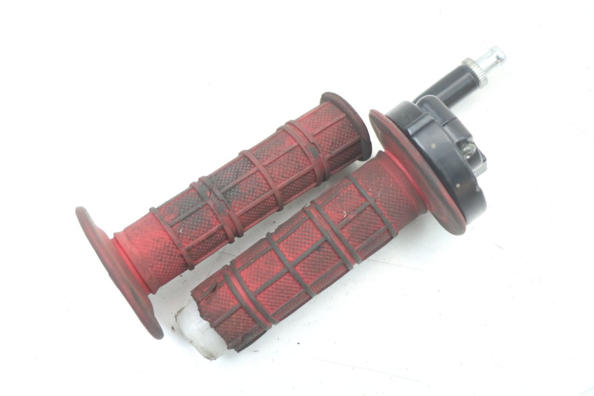 photo de MANETKA GAZU NITRO MOTORS THUNDER 125 - Zbliżenie techniczne