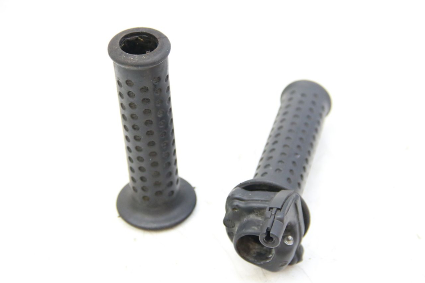 photo de MANETKA GAZU PIAGGIO VESPA GRANTURISMO 125 (2003 - 2007) - Szczegół części