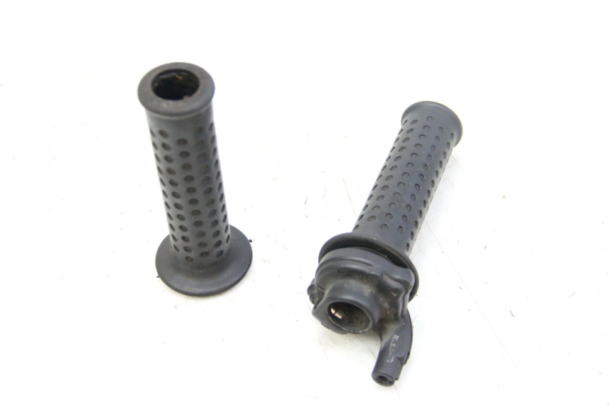 photo de MANETKA GAZU PIAGGIO VESPA GRANTURISMO 125 (2003 - 2007) - Zoom stanu zużycia