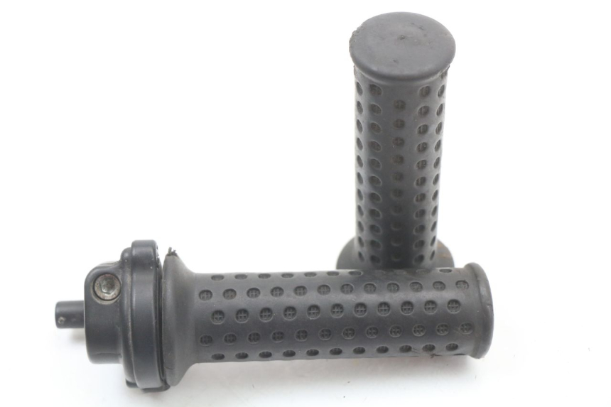 photo de MANETKA GAZU PIAGGIO VESPA LX 2T 50 (2005 - 2013) - Szczegół części