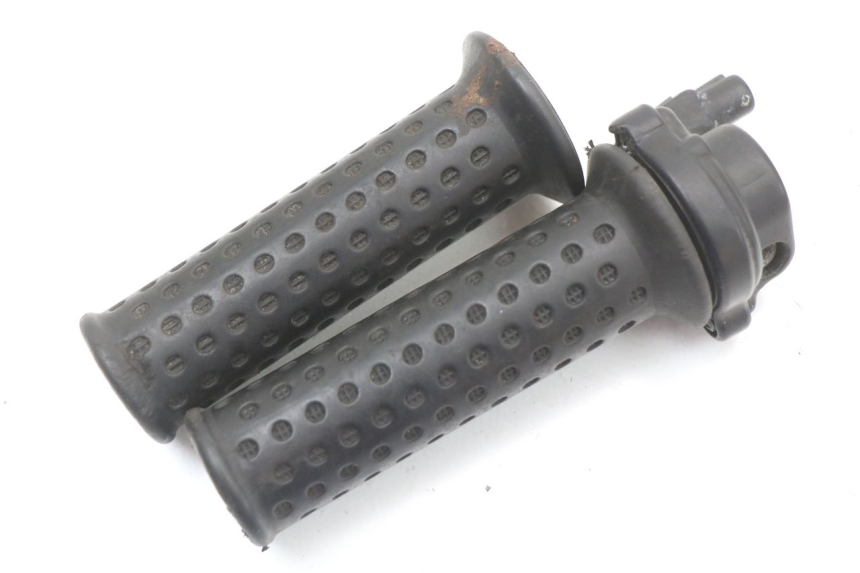 photo de MANETKA GAZU PIAGGIO VESPA LX 2T 50 (2005 - 2013) - Zbliżenie techniczne