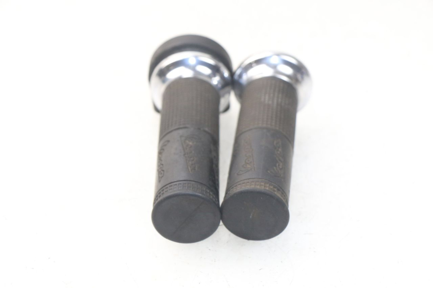 photo de MANETKA GAZU PIAGGIO VESPA LX IE 125 (2010 - 2012) - Inny kąt widzenia