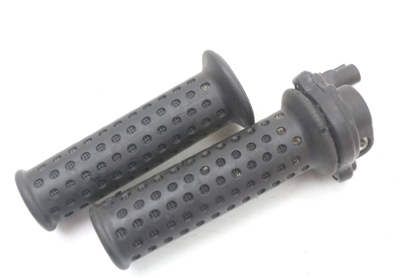 photo de MANETKA GAZU PIAGGIO VESPA LX 125 (2005 - 2010) - Zbliżenie techniczne