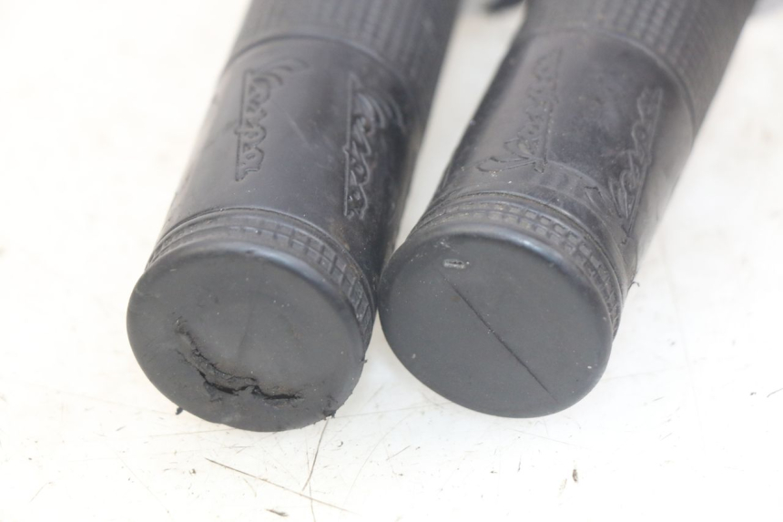 photo de MANETKA GAZU PIAGGIO VESPA LXV 125 (2006 - 2009) - Zbliżenie techniczne