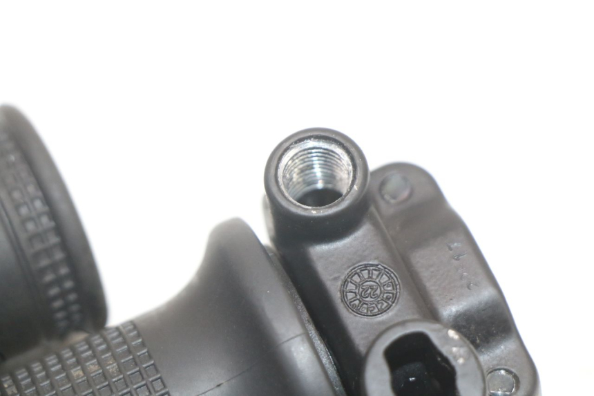 photo de MANETKA GAZU PIAGGIO VESPA PRIMAVERA 4T 50 (2021 - 2024) - Inny kąt widzenia