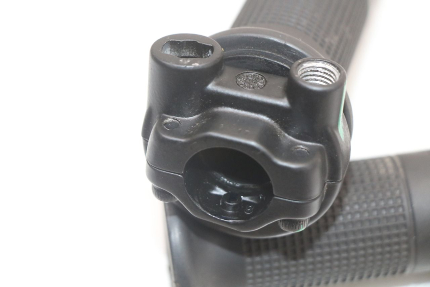 photo de MANETKA GAZU PIAGGIO VESPA PRIMAVERA 4T 50 (2021 - 2024) - Widok ogólny