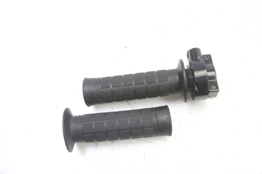 photo de MANETKA GAZU MBK WAAP 125 (2008 - 2013) - Inny kąt widzenia