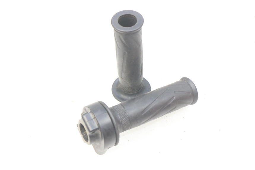 photo de MANETKA GAZU YAMAHA XMAX X-MAX 125 (2006 - 2009) - Widok główny