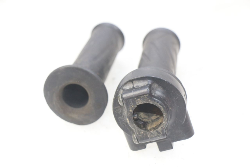 photo de MANETKA GAZU YAMAHA XMAX X-MAX 125 (2006 - 2009) - Zbliżenie techniczne