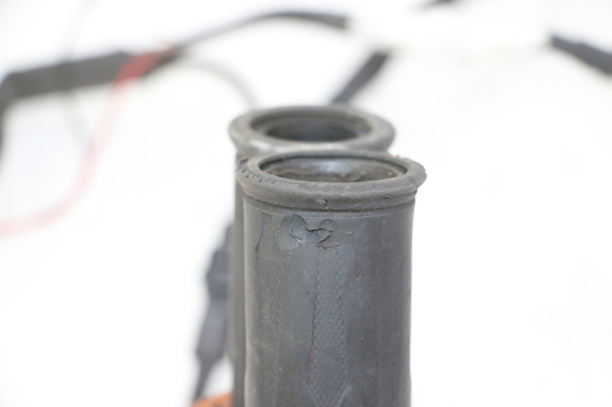 photo de MANETKA GAZU YAMAHA XMAX X-MAX 125 (2006 - 2009) - Stan powierzchni