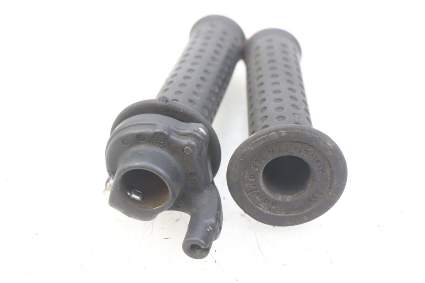 photo de MANETKA GAZU PIAGGIO X8 125 (2004 - 2007) - Zoom stanu zużycia