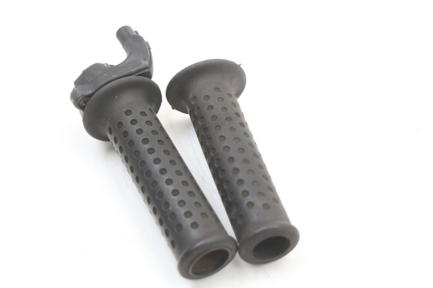 photo de MANETKA GAZU PIAGGIO X8 125 (2004 - 2007) - Zoom stanu zużycia