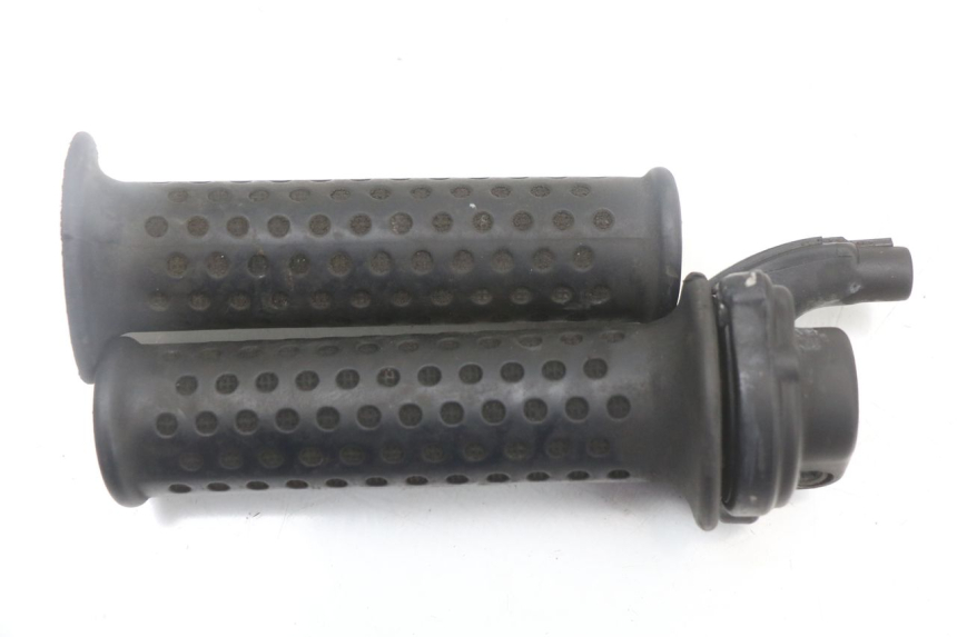 photo de MANETKA GAZU PIAGGIO X8 125 (2004 - 2007) - Inny kąt widzenia