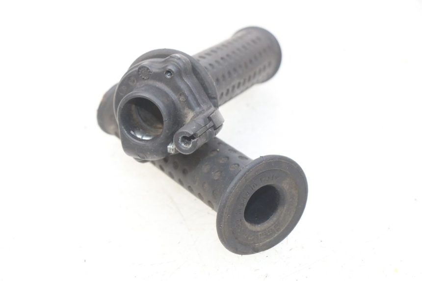 photo de MANETKA GAZU PIAGGIO X9 EVOLUTION 125 (2003 - 2007) - Szczegół części