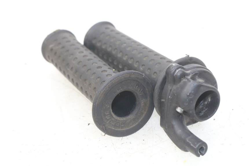 photo de MANETKA GAZU PIAGGIO X9 EVOLUTION 125 (2003 - 2007) - Zoom stanu zużycia