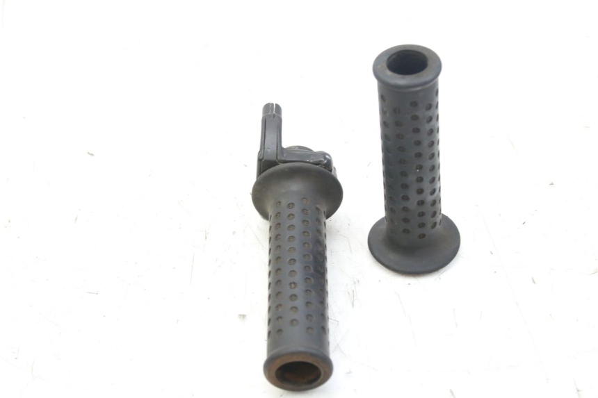 photo de MANETKA GAZU PIAGGIO X9 EVOLUTION 125 (2003 - 2007) - Zoom stanu zużycia