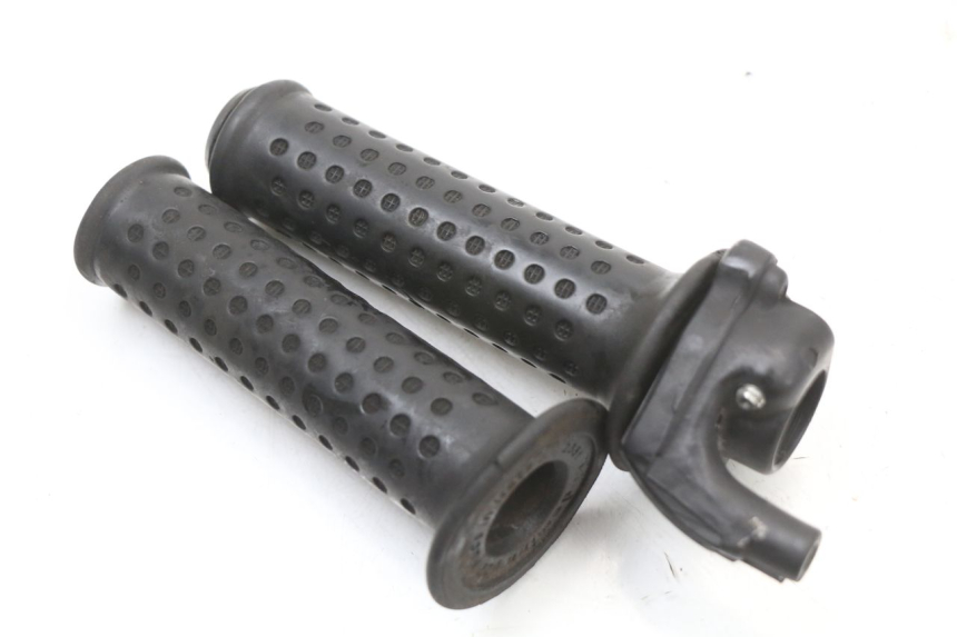 photo de MANETKA GAZU PIAGGIO X9 125 (2000 - 2003) - Zoom stanu zużycia