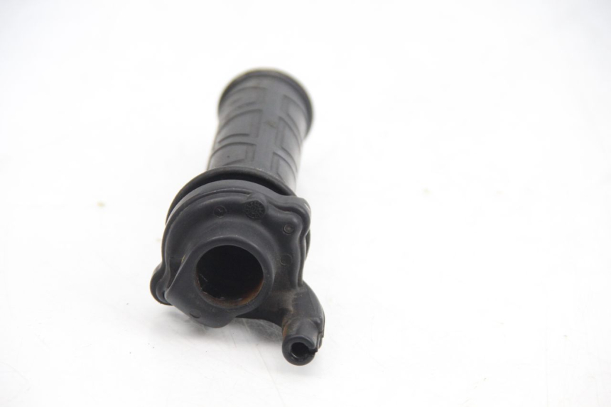 photo de MANETKA GAZU PIAGGIO XEVO - X EVO 125 (2007 - 2017) - Inny kąt widzenia