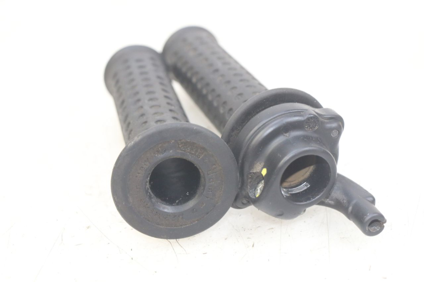 photo de MANETKA GAZU PIAGGIO XEVO - X EVO 125 (2007 - 2017) - Zoom stanu zużycia