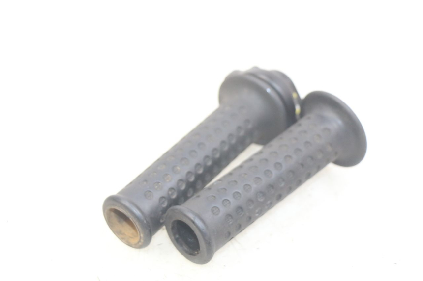 photo de MANETKA GAZU PIAGGIO XEVO - X EVO 125 (2007 - 2017) - Inny kąt widzenia