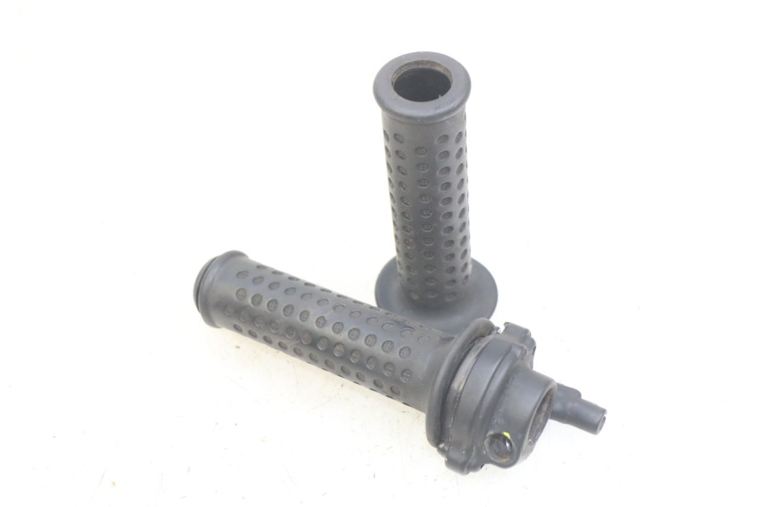 photo de MANETKA GAZU PIAGGIO XEVO - X EVO 125 (2007 - 2017) - Widok główny