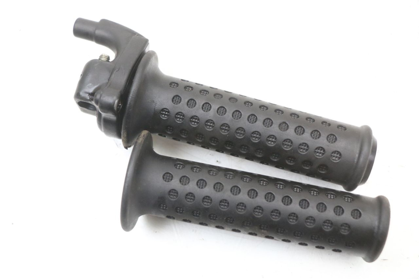 photo de MANETKA GAZU PIAGGIO XEVO - X EVO 125 (2007 - 2017) - Zoom stanu zużycia