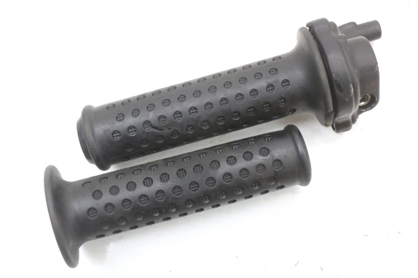 photo de MANETKA GAZU PIAGGIO XEVO - X EVO 125 (2007 - 2017) - Inny kąt widzenia