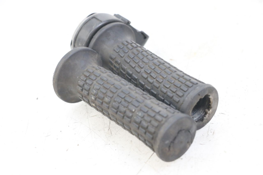 photo de MANETKA GAZU PEUGEOT XP6 50 (1997 - 2003) - Zbliżenie techniczne