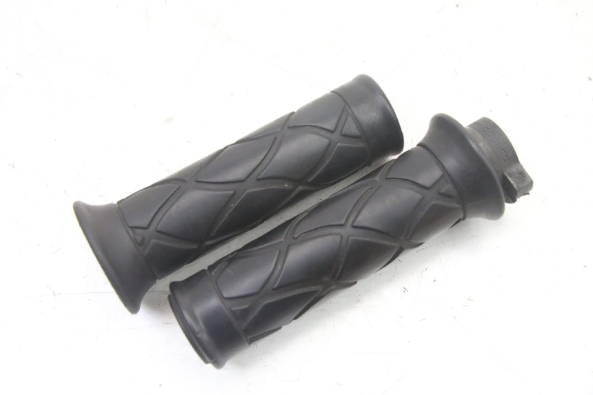 photo de MANETKA GAZU YAMAHA YP MAJESTY 125 (2007 - 2010) - Inny kąt widzenia