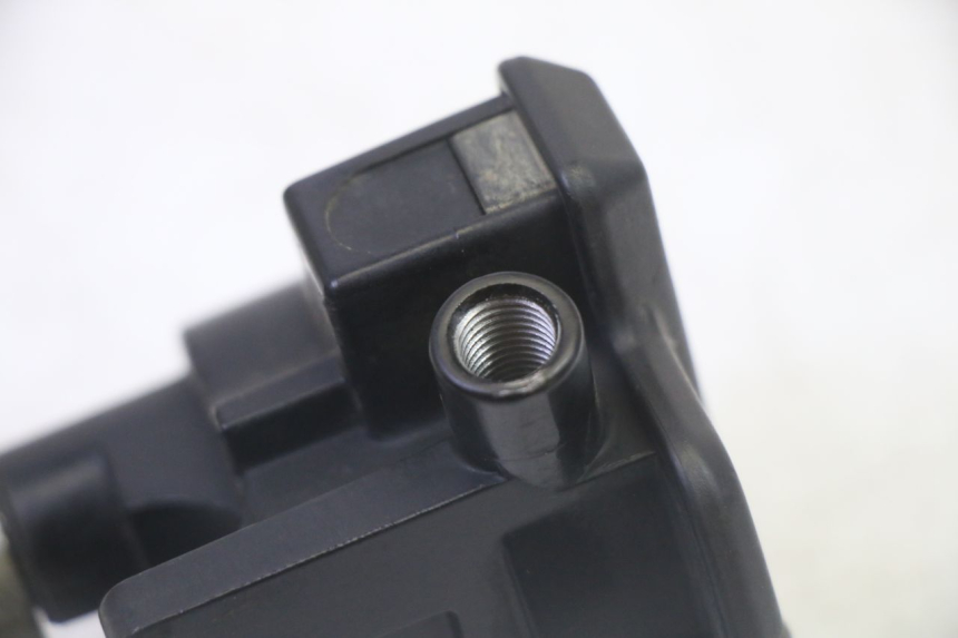 photo de MANETKA GAZU YAMAHA YFM GRIZZLY 550 (2008 - 2015) - Zbliżenie techniczne