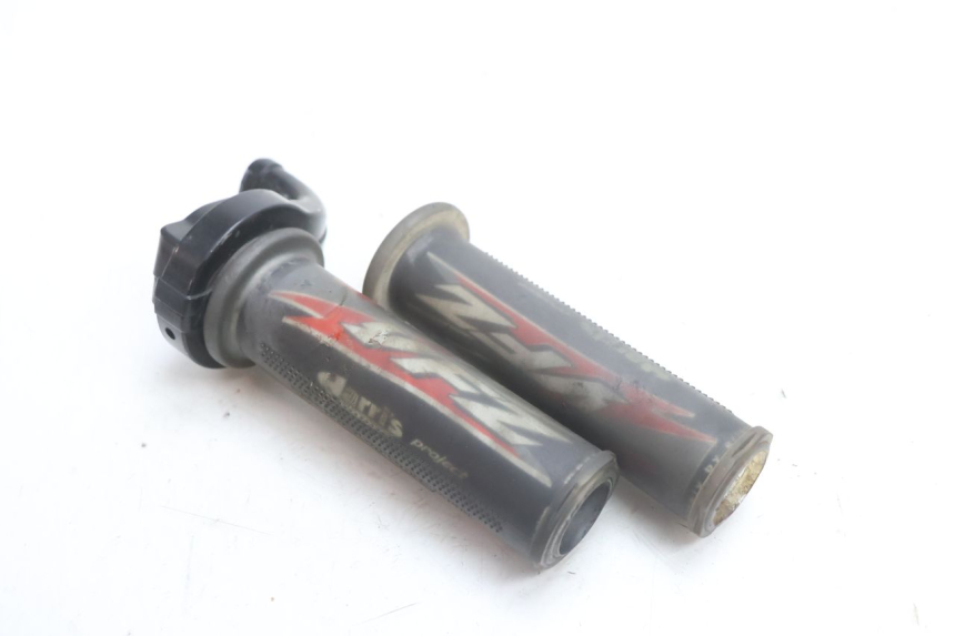 photo de Uchwyt przepustnicy YAMAHA YZF R GENESIS 750 (1993 - 1998) - Szczegół części