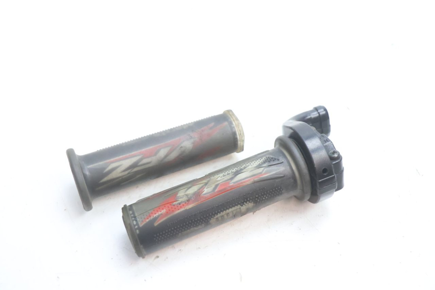 photo de Uchwyt przepustnicy YAMAHA YZF R GENESIS 750 (1993 - 1998) - Inny kąt widzenia