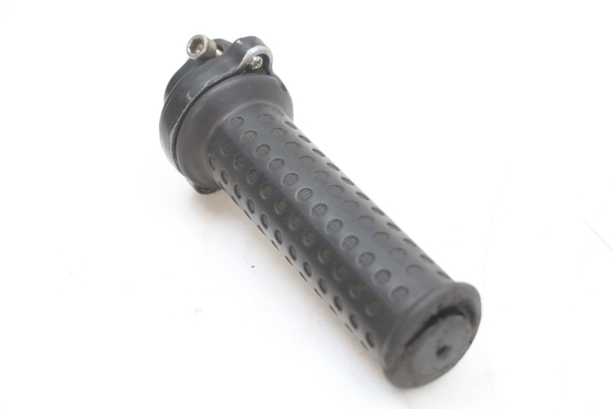 photo de MANETKA GAZU PIAGGIO ZIP 2T 50 (2009 - 2019) - Inny kąt widzenia