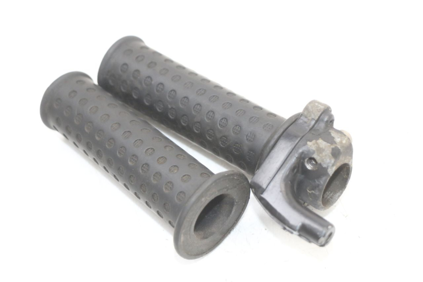 photo de MANETKA GAZU PIAGGIO ZIP 2T 50 (2009 - 2019) - Inny kąt widzenia