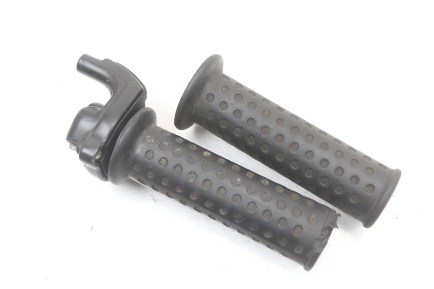 photo de MANETKA GAZU PIAGGIO ZIP 2T 50 (2009 - 2019) - Inny kąt widzenia