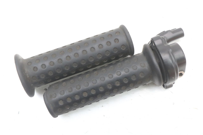 photo de MANETKA GAZU PIAGGIO ZIP 2T 50 (2009 - 2019) - Zbliżenie techniczne