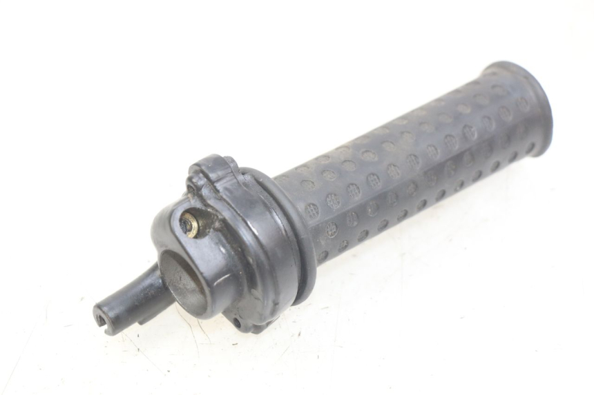 photo de MANETKA GAZU PIAGGIO ZIP 4T 50 (2018 - 2020) - Zbliżenie techniczne