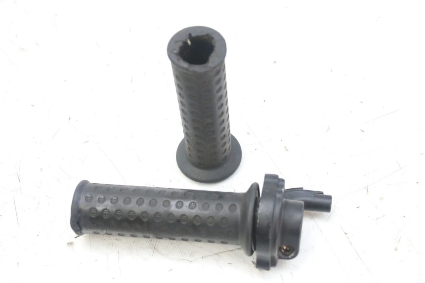 photo de MANETKA GAZU PIAGGIO ZIP 4T 50 (2018 - 2020) - Szczegół części