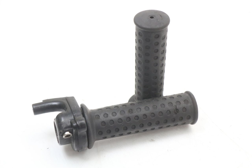 photo de MANETKA GAZU PIAGGIO ZIP 4T 50 (2018 - 2020) - Widok główny