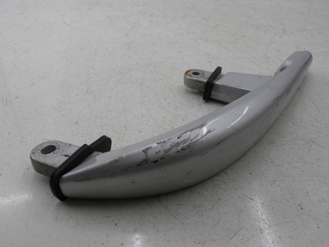 photo de PRAWY TYLNY UCHWYT YAMAHA XMAX X-MAX 125 (2006 - 2009) - Szczegół części