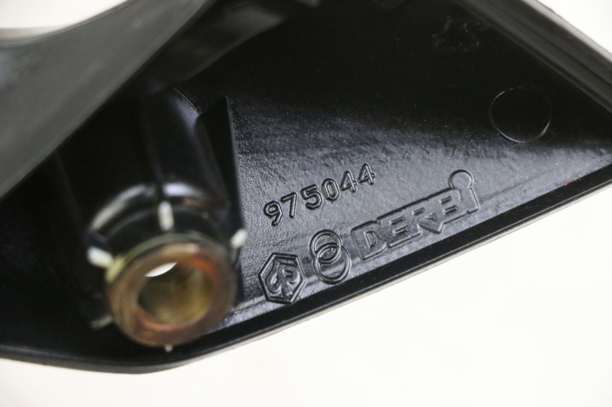 photo de PRAWY TYLNY UCHWYT GILERA NEXUS 300 (2008 - 2013) - Szczegół części