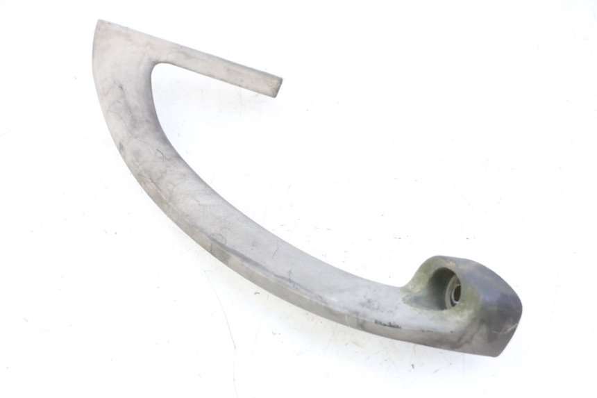 photo de PRAWY TYLNY UCHWYT KYMCO GRAND DINK 125 (2002 - 2007) - Zbliżenie techniczne