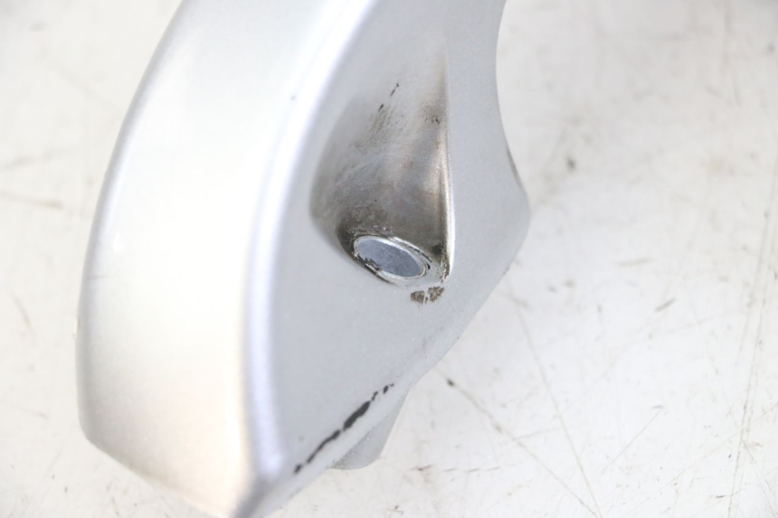 photo de PRAWY TYLNY UCHWYT PIAGGIO MP3 LT 300 (2010 - 2016) - Zoom stanu zużycia