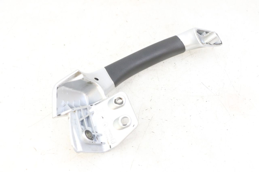 photo de PRAWY TYLNY UCHWYT PIAGGIO MP3 LT 300 (2010 - 2016) - Widok ogólny