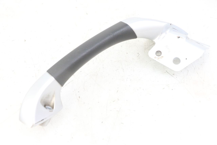 photo de PRAWY TYLNY UCHWYT PIAGGIO MP3 LT 300 (2010 - 2016) - Punkty mocowania